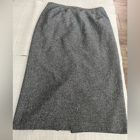 [14/16]Talbots Black White Tweed Wool Silk Blend Midi Pencil Skirt Back Slit - Picture 1 of 8